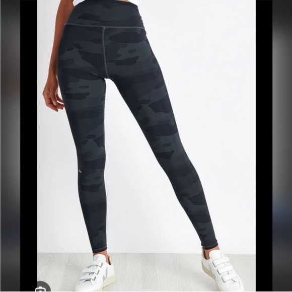 Alo Yoga Camo Highwaist Legging Women’s Small - Picture 2 of 12